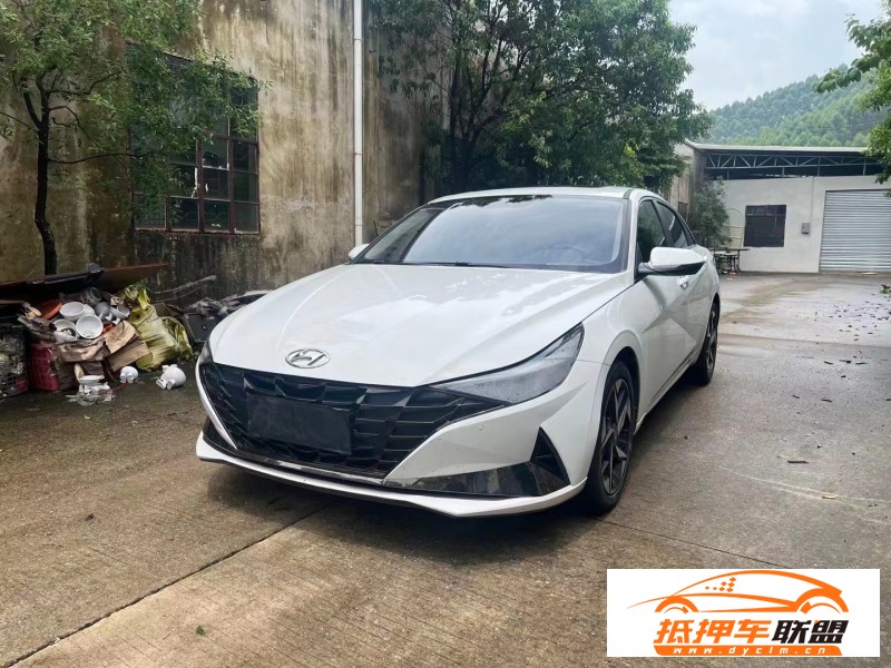  22年現(xiàn)代伊蘭特轎車 