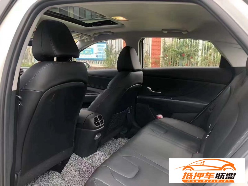  23年現(xiàn)代伊蘭特轎車 