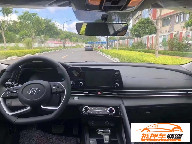  23年現(xiàn)代伊蘭特轎車 