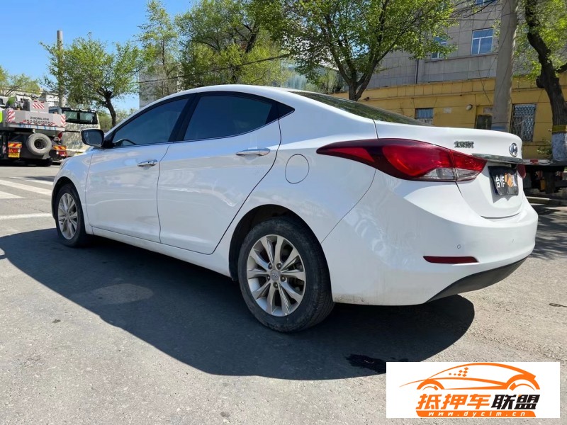  17年現(xiàn)代朗動(dòng)轎車 