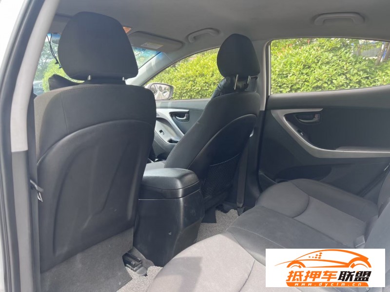  18年現(xiàn)代朗動轎車 