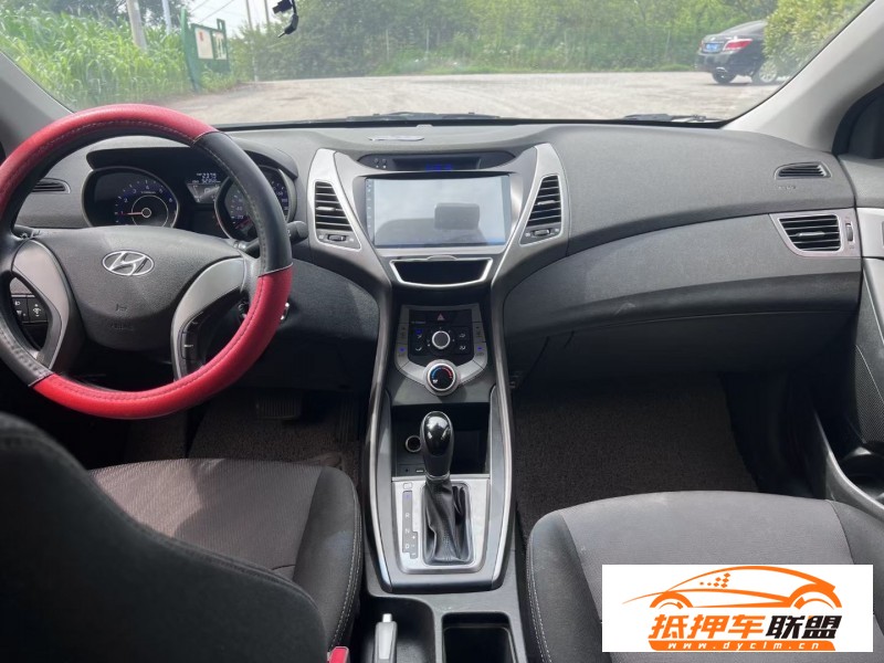  18年現(xiàn)代朗動轎車 