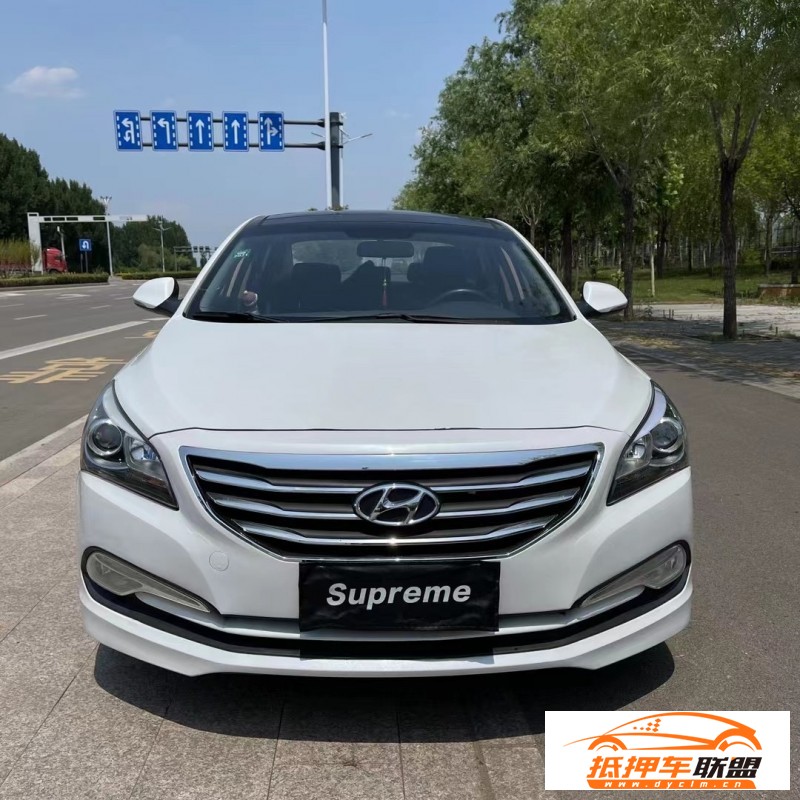  14年現(xiàn)代名圖轎車 