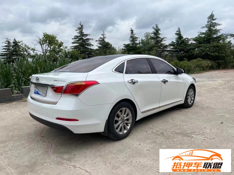  15年現(xiàn)代名圖轎車 