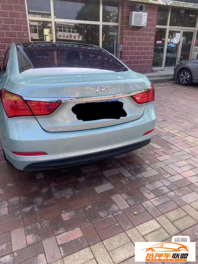  14年現(xiàn)代名圖轎車 