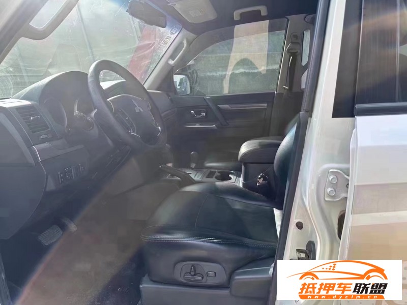  19年三菱帕杰羅SUV 