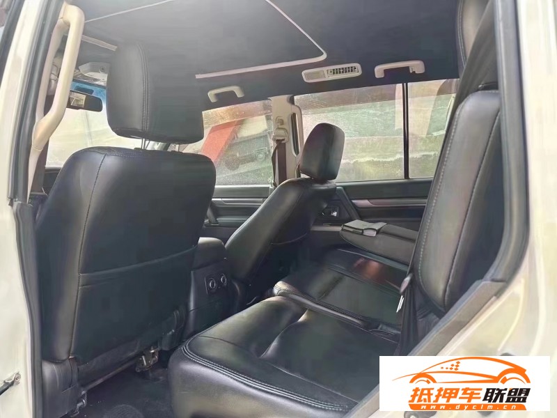  19年三菱帕杰羅SUV 