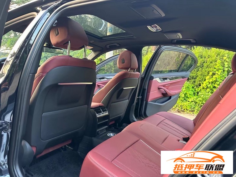  22年寶馬5系轎車 