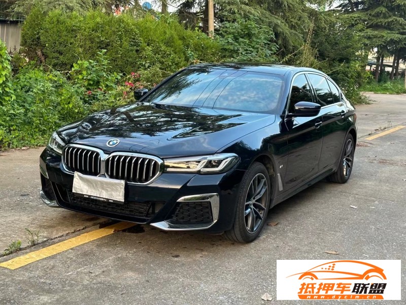  22年寶馬5系轎車 