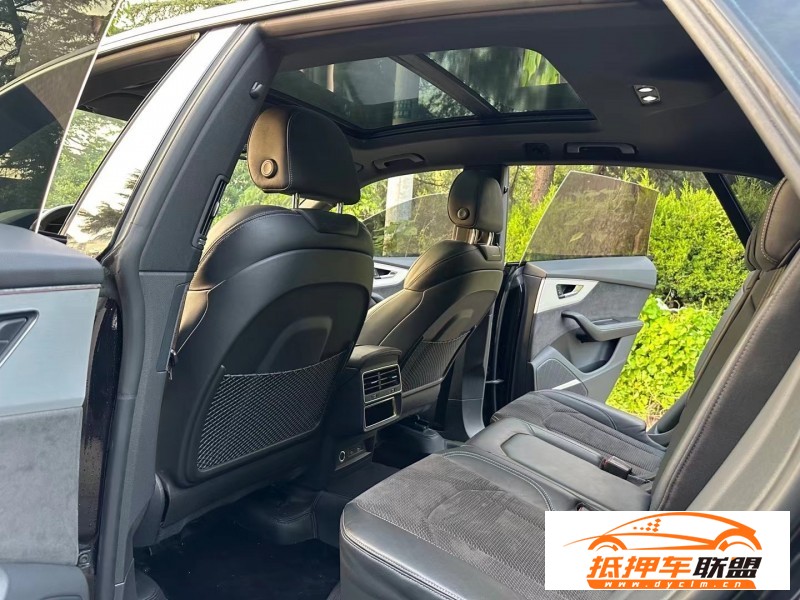  20年奧迪Q8轎車(chē) 