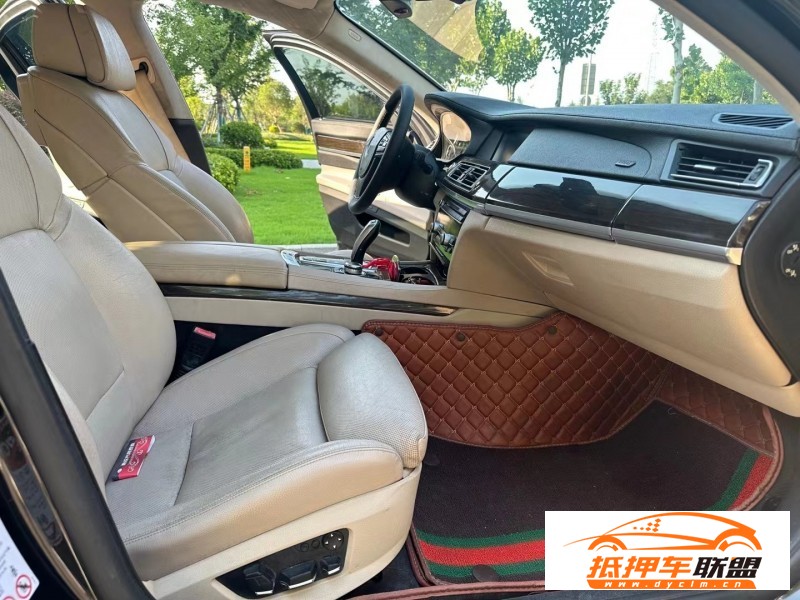  10年寶馬7系轎車 