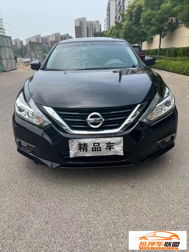  17年日產(chǎn)天籟轎車 