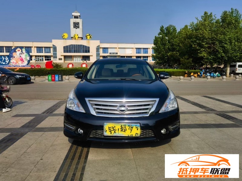 12年日產(chǎn)天籟轎車 