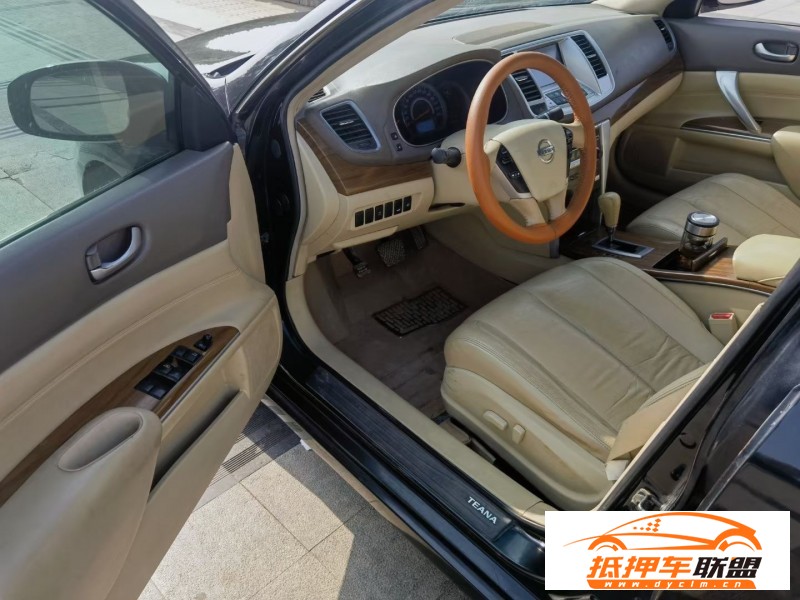  12年日產(chǎn)天籟轎車 
