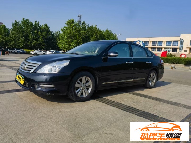  12年日產(chǎn)天籟轎車 