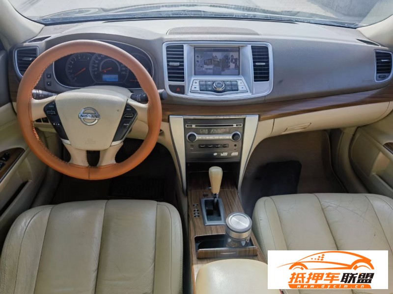  12年日產(chǎn)天籟轎車 