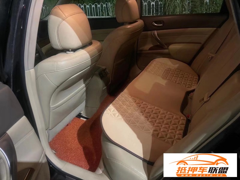  12年日產(chǎn)天籟轎車 