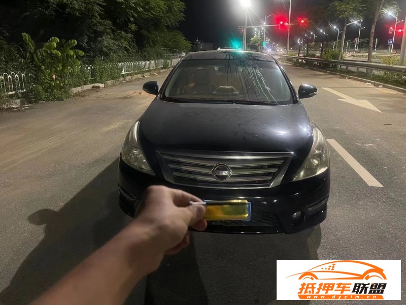  12年日產(chǎn)天籟轎車 