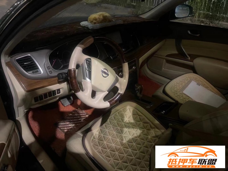  12年日產(chǎn)天籟轎車 