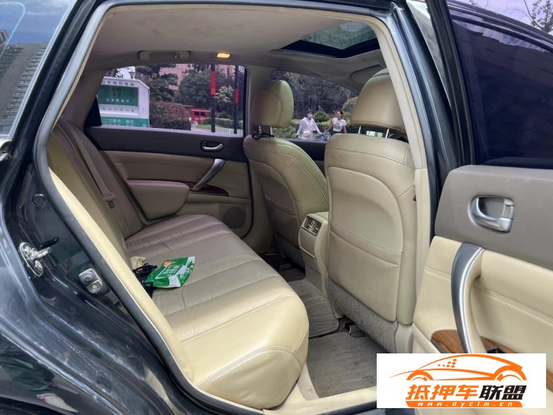  11年日產(chǎn)天籟轎車 