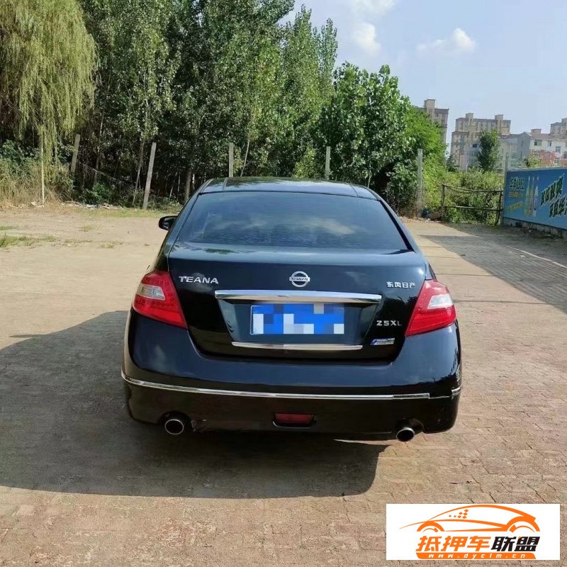  11年日產(chǎn)天籟轎車 