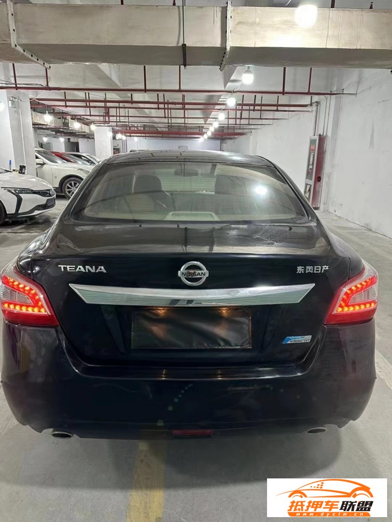  16年日產(chǎn)天籟轎車 