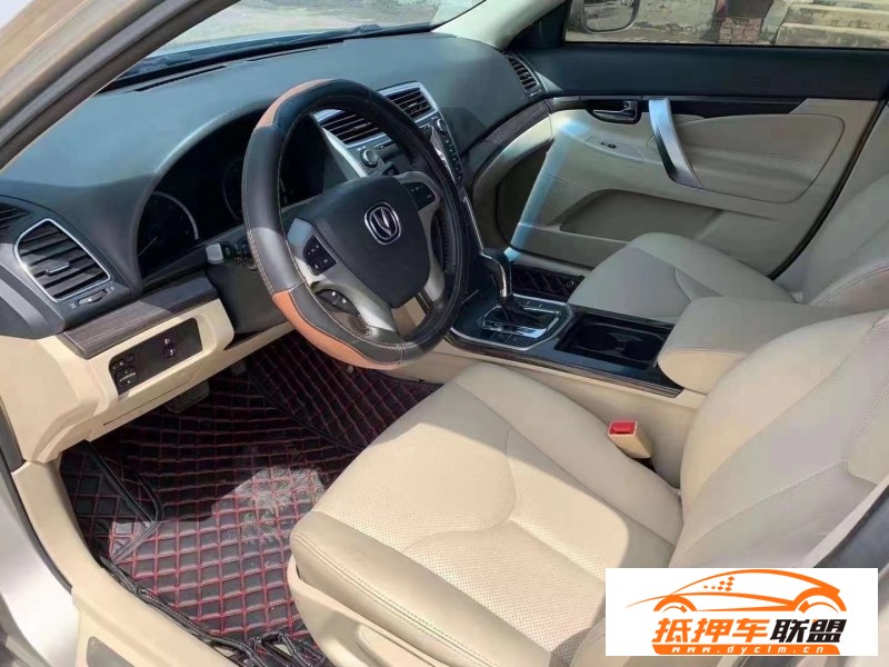  16年長(zhǎng)安睿騁轎車(chē) 