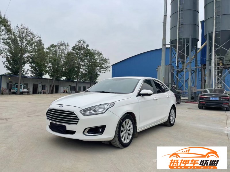  17年福特福睿斯轎車 