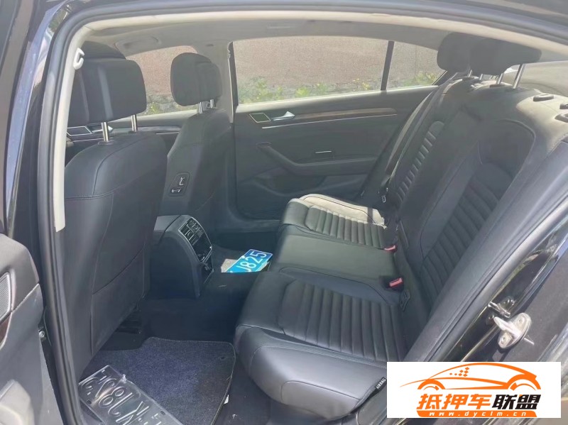  20年大眾邁騰轎車 