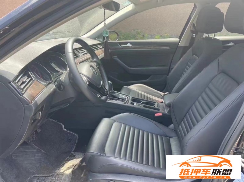  20年大眾邁騰轎車 