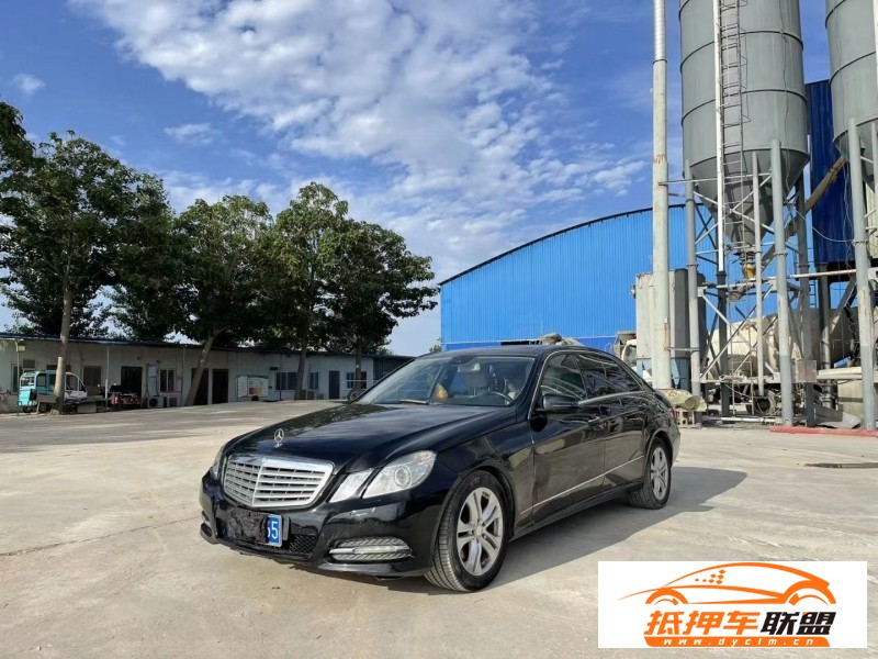  13年奔馳E轎車 