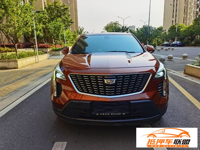  19年凱迪拉克XT4轎車 