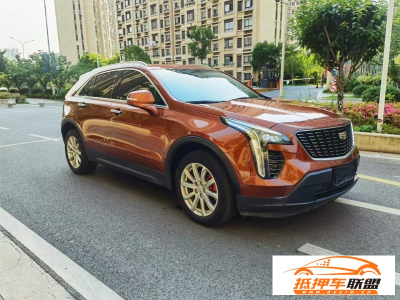  19年凱迪拉克XT4轎車 