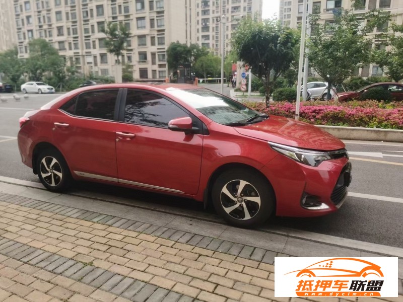  17年豐田雷凌轎車 