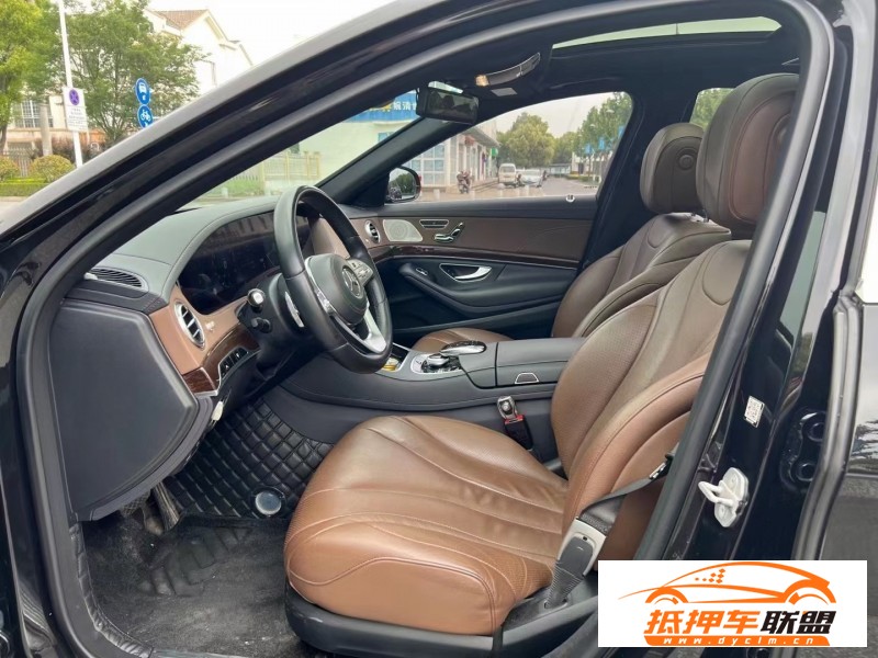  18年奔馳S轎車 