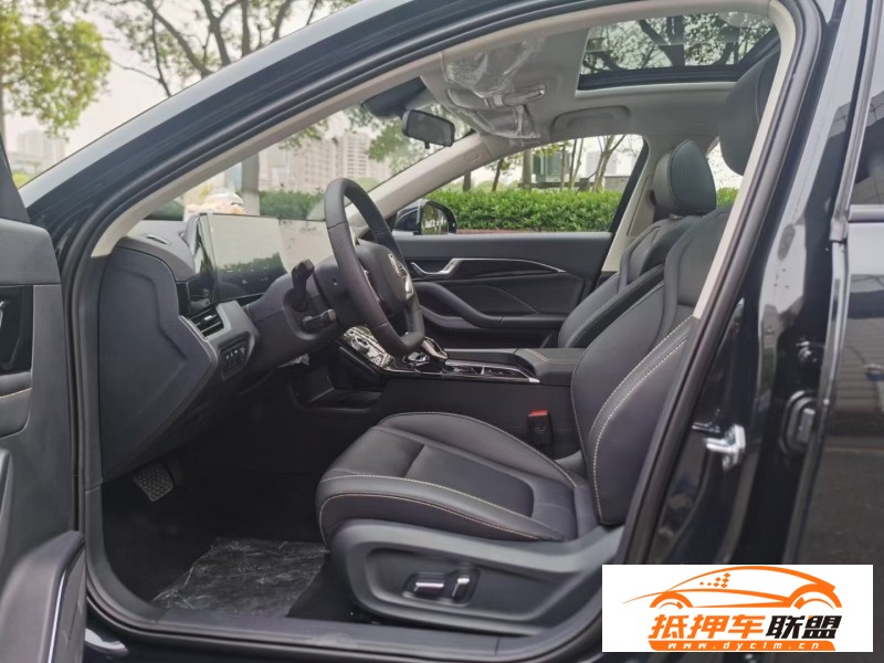  23年奔騰B70轎車 