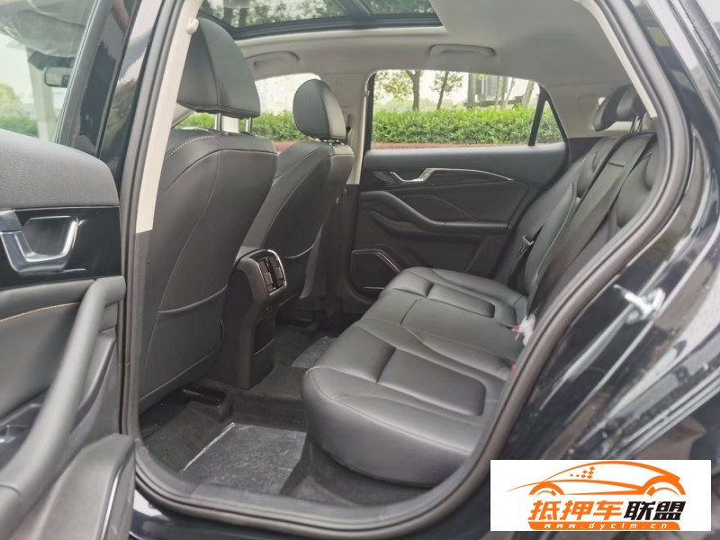  23年奔騰B70轎車 