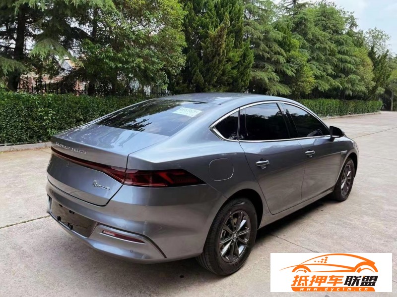  23年比亞迪秦轎車 