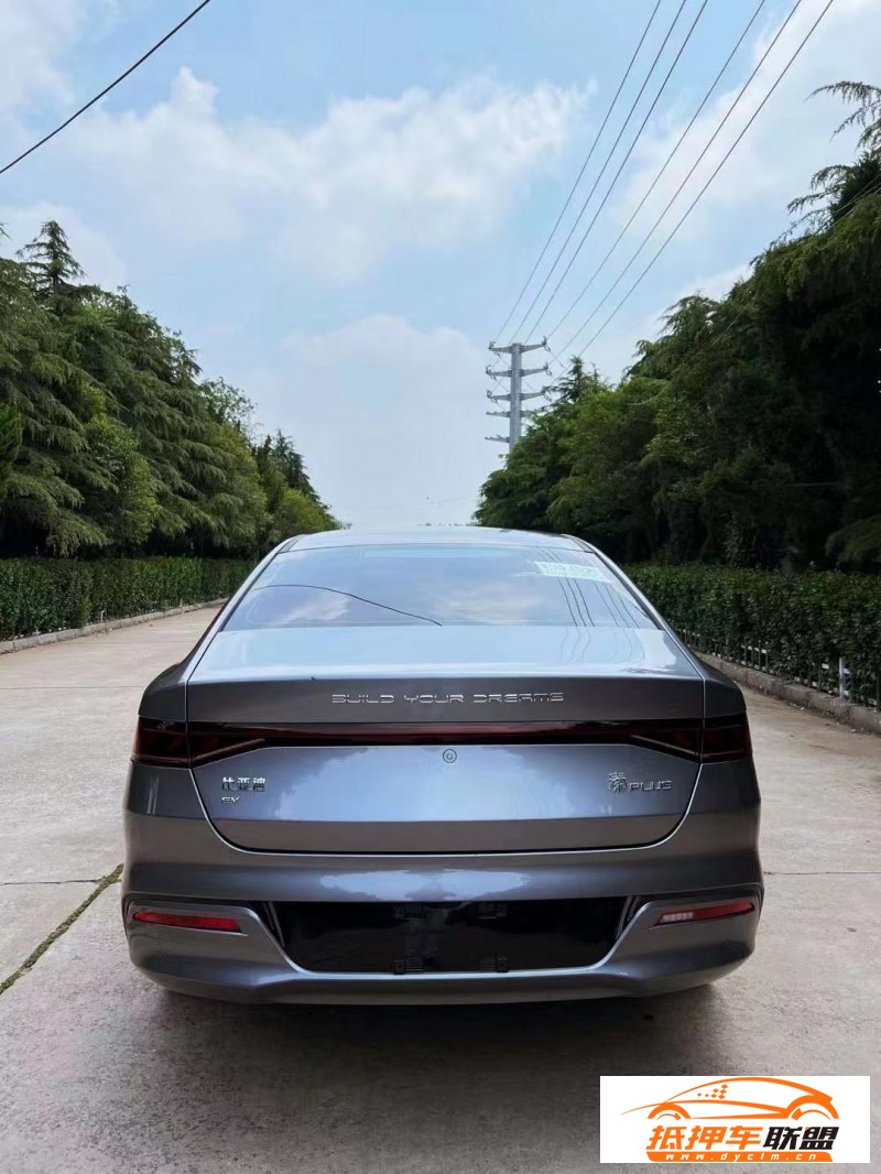  23年比亞迪秦轎車 