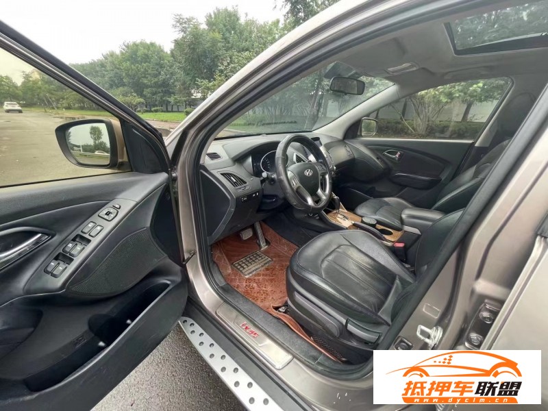  16年現(xiàn)代ix35轎車 
