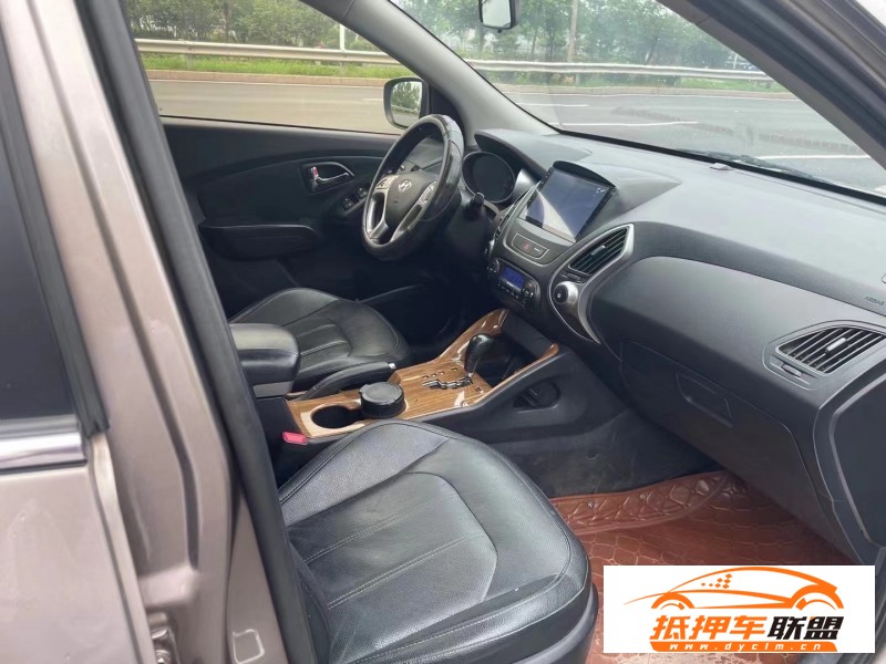  16年現(xiàn)代ix35轎車 
