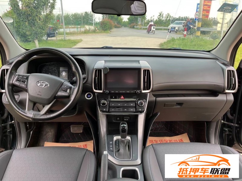  20年現(xiàn)代ix35轎車 