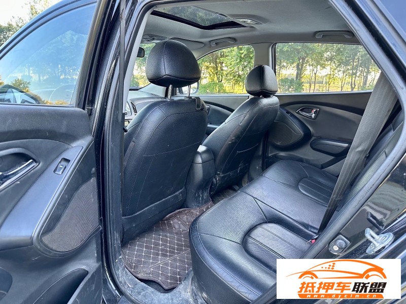  12年現(xiàn)代ix35轎車 