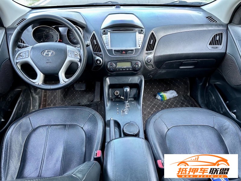  12年現(xiàn)代ix35轎車 