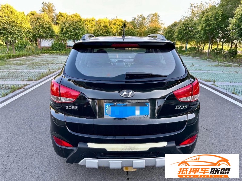  12年現(xiàn)代ix35轎車 