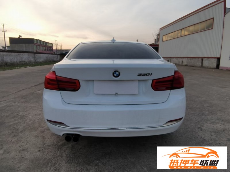  17年寶馬3系轎車 
