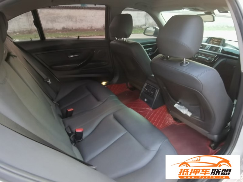  17年寶馬3系轎車 