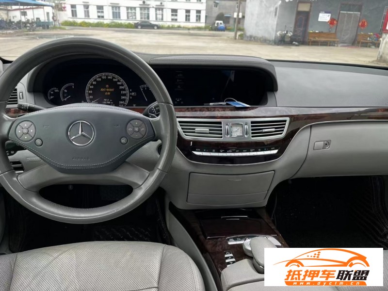  12年奔馳S轎車 