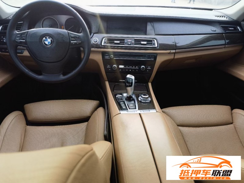  13年寶馬7系轎車 