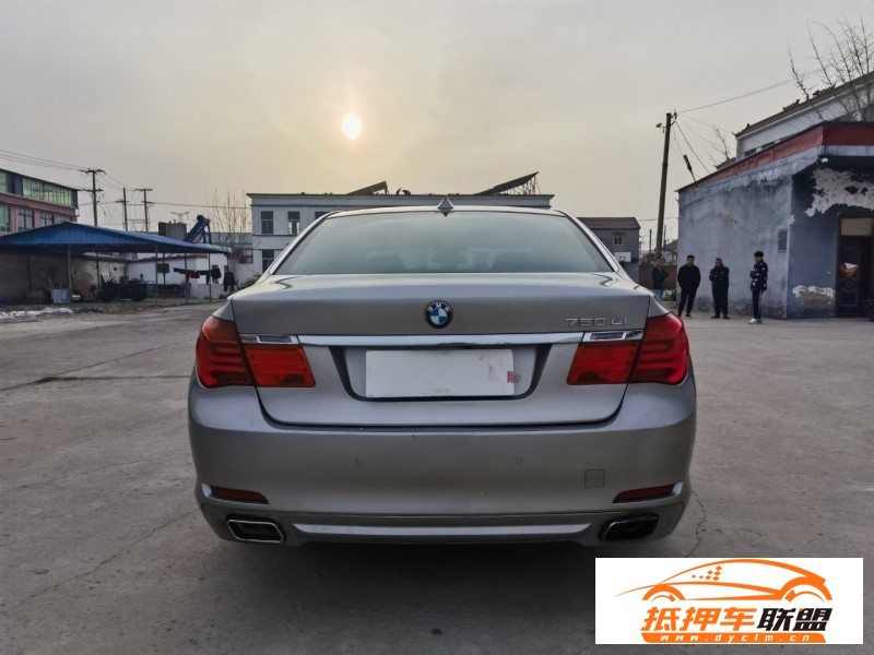  13年寶馬7系轎車 